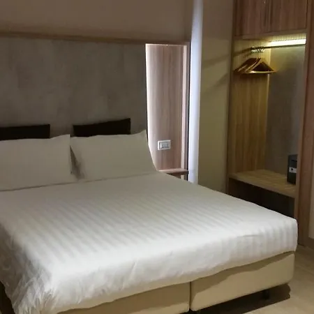 Hotell Danieli La Castellana Di Garda 3*