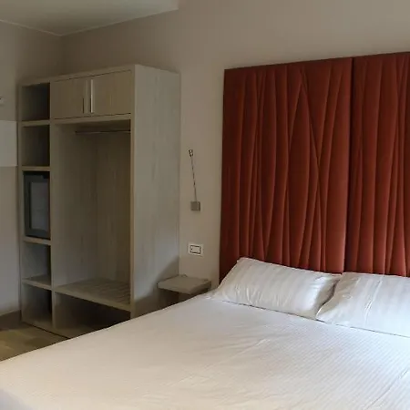 Danieli La Castellana Di Garda 3* ברנצונה סול גארדה