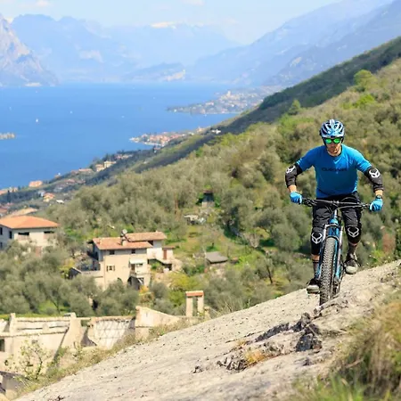 מלון Danieli La Castellana Di Garda ברנצונה סול גארדה