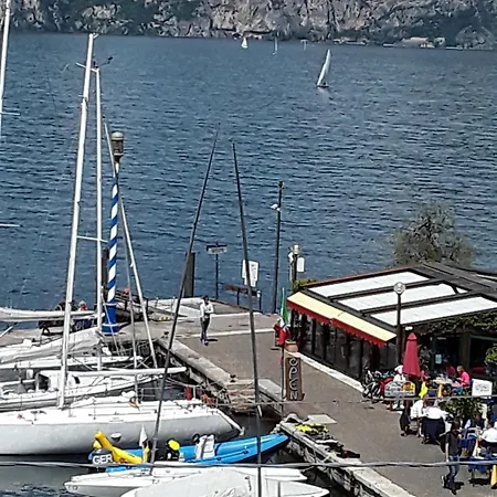 מלון Danieli La Castellana Di Garda 3*