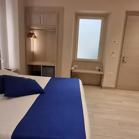 מלון Danieli La Castellana Di Garda 3*