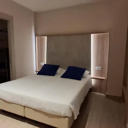 מלון Danieli La Castellana Di Garda ברנצונה סול גארדה