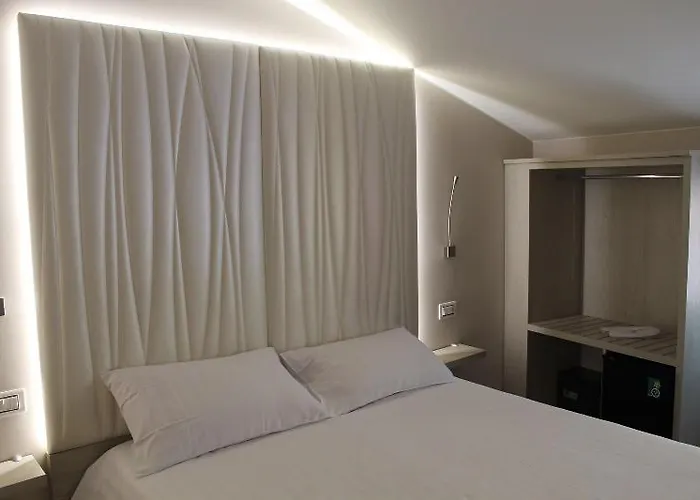 Hotel Danieli La Castellana Di Garda 3*