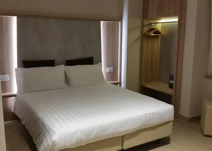 Hotel Danieli La Castellana Di Garda 3*